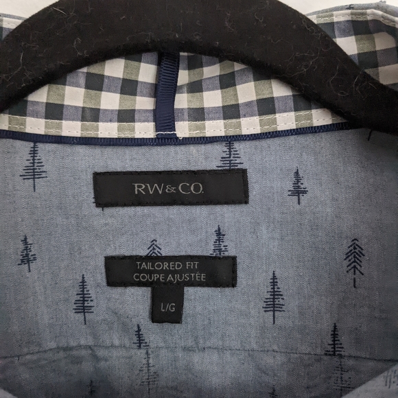 RW & Co Men's Button Up - Picture 3 of 4